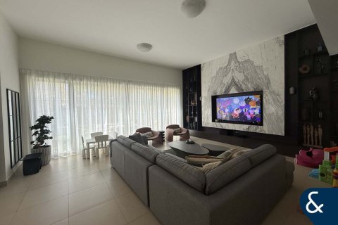 Vilë në Nadd Al Sheba, Dubai, Emiratet e Bashkuara Arabe 4 dhoma gjumi, 354 m2. № 667093 - Foto 4