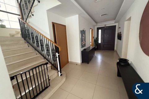 Vilë në Nadd Al Sheba, Dubai, Emiratet e Bashkuara Arabe 4 dhoma gjumi, 354 m2. № 667093 - Foto 2