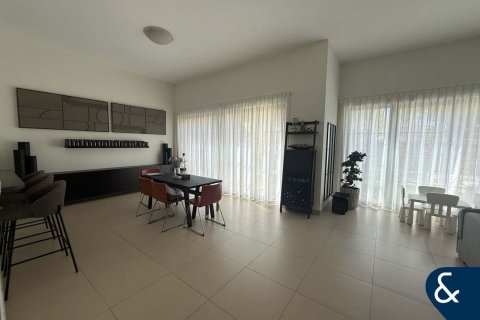 Vilë në Nadd Al Sheba, Dubai, Emiratet e Bashkuara Arabe 4 dhoma gjumi, 354 m2. № 667093 - Foto 5
