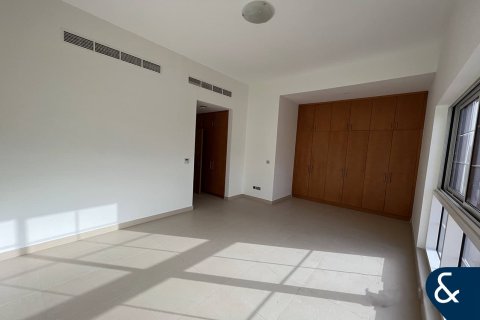 Vilë në Nadd Al Sheba, Dubai, Emiratet e Bashkuara Arabe 4 dhoma gjumi, 354 m2. № 667093 - Foto 8