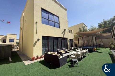 Vilë në Nadd Al Sheba, Dubai, Emiratet e Bashkuara Arabe 4 dhoma gjumi, 354 m2. № 667093 - Foto 11