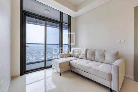 Lägenhet till försäljning i Business Bay, Dubai, UAE 2 sovrum, 75.62 kvm Nr. 744315 - fotografi 3