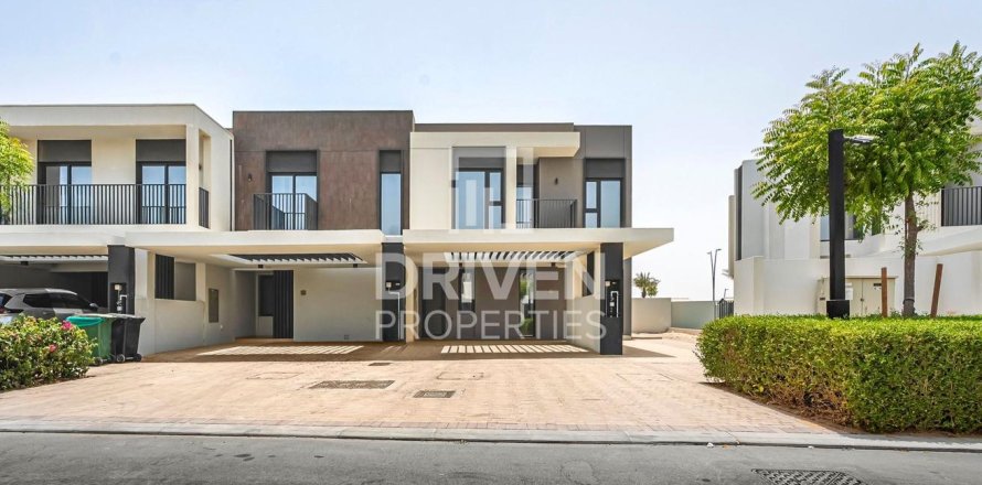 Villa in Dubai South (Dubai World Central), Dubai, UAE 4 bedrooms, 320 sq.m. № 655093