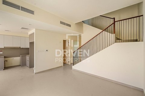 Villa in Dubai South (Dubai World Central), Dubai, UAE 4 bedrooms, 320 sq.m. № 655093 - photo 3