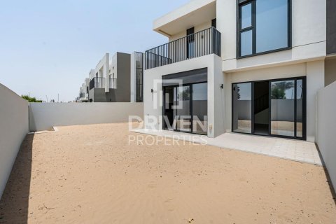 Villa in Dubai South (Dubai World Central), Dubai, UAE 4 bedrooms, 320 sq.m. № 655093 - photo 22