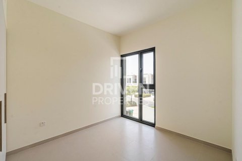 Villa in Dubai South (Dubai World Central), Dubai, UAE 4 bedrooms, 320 sq.m. № 655093 - photo 7