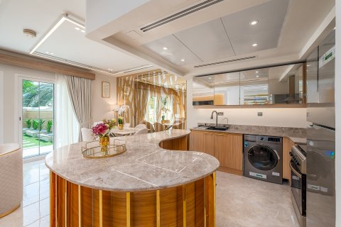 Radhus i Jumeirah Village Triangle, Dubai, UAE 2 sovrum, 159.98 kvm Nr. 748761