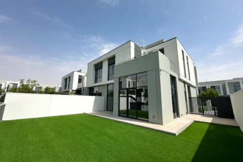 Villa a Al Furjan, Dubai, EAU 4 camere da letto, 336.03 mq. № 748763