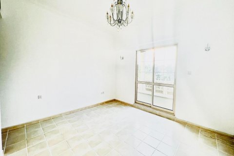 Villa in Jumeirah Islands, Dubai, UAE 4 bedrooms, 1026 sq.m. № 628631 - photo 5