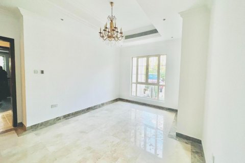 Villa in Jumeirah Islands, Dubai, UAE 4 bedrooms, 1026 sq.m. № 628631 - photo 4