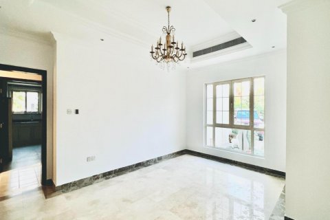 Villa in Jumeirah Islands, Dubai, UAE 4 bedrooms, 1026 sq.m. № 628631 - photo 8