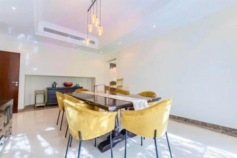 Villa in Jumeirah Islands, Dubai, UAE 4 bedrooms, 818 sq.m. № 628630 - photo 5