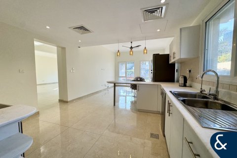 Снять в аренду виллу в Meadows, Дубай, ОАЭ 4 спальни, 947м2, № 671337 - фото 5