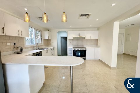 Снять в аренду виллу в Meadows, Дубай, ОАЭ 4 спальни, 947м2, № 671337 - фото 4