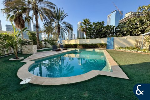 Снять в аренду виллу в Meadows, Дубай, ОАЭ 4 спальни, 947м2, № 671337 - фото 2