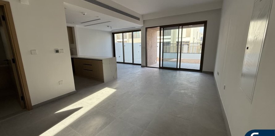 Huvila Dubai Land, Dubai, Arabiemiraatit 3 makuuhuonetta, 184 m2 № 671338