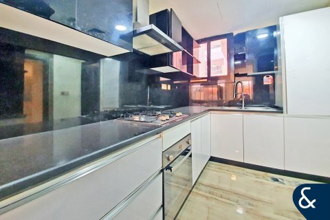 Rijtjeshuis te huur in Jumeirah Village Circle, Dubai, VAE 4 slaapkamers, 316 vr.m., nr 671332 - foto 9