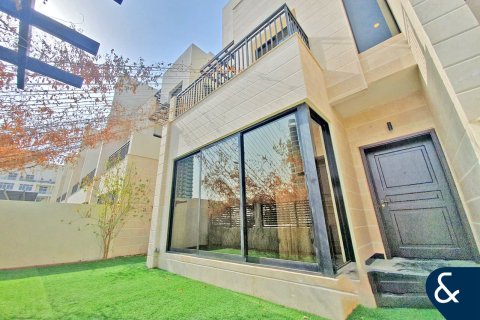 Rijtjeshuis te huur in Jumeirah Village Circle, Dubai, VAE 4 slaapkamers, 316 vr.m., nr 671332 - foto 2