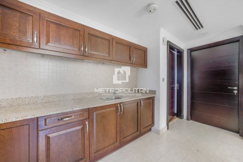 Зняти в оренду віллу в Jumeirah Park, Дубай, ОАЕ 4 спальні, 660м2, № 663899 - фото 16