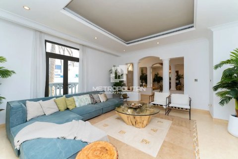 Villa Palm Jumeirah, Dubaijā, AAE 6 istabas, 1245 m2 Nr. 663900 - attēls 3
