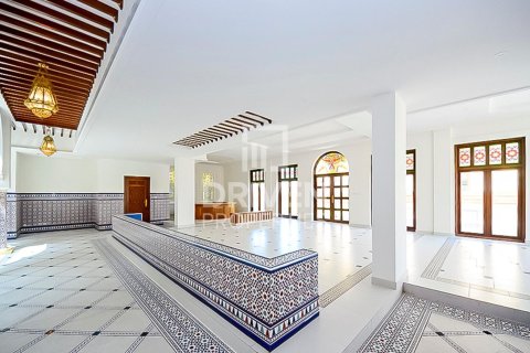 Vilă de închiriat în Jumeirah, Dubai, EAU 6 dormitoare, 1138.06 mp. №746171 - poză 5