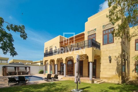 Vilă de închiriat în Jumeirah, Dubai, EAU 6 dormitoare, 1138.06 mp. №746171 - poză 13