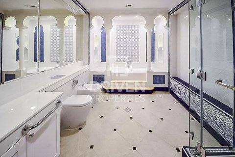Vilă de închiriat în Jumeirah, Dubai, EAU 6 dormitoare, 1138.06 mp. №746171 - poză 11
