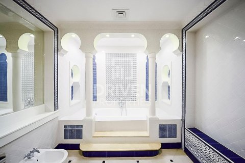 Vilă de închiriat în Jumeirah, Dubai, EAU 6 dormitoare, 1138.06 mp. №746171 - poză 10