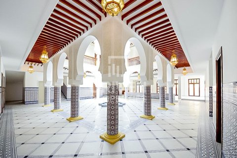 Vilă de închiriat în Jumeirah, Dubai, EAU 6 dormitoare, 1138.06 mp. №746171 - poză 9