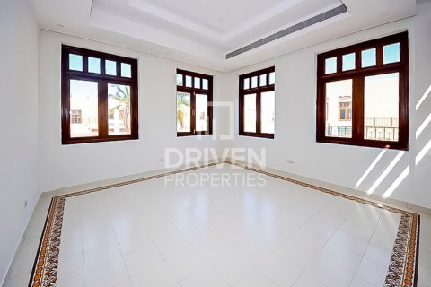 Vilă de închiriat în Jumeirah, Dubai, EAU 6 dormitoare, 1138.06 mp. №746171 - poză 15