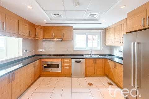 Jumeirah Park, Dubai, UAE의 임대용 빌라 침실 5개, 435.62제곱미터 번호 753740 - 사진 10