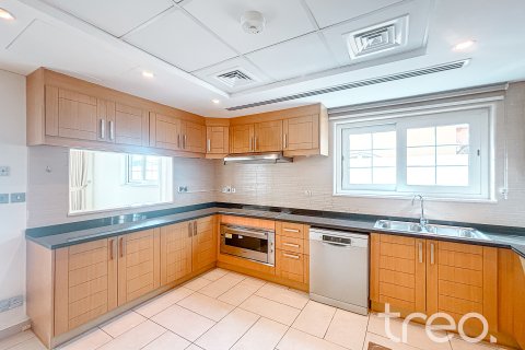 Jumeirah Park, Dubai, UAE의 임대용 빌라 침실 5개, 435.62제곱미터 번호 753740 - 사진 9