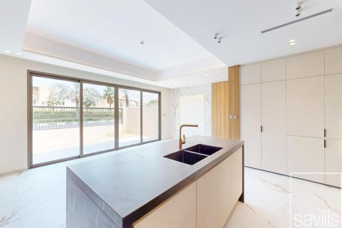 Adosado en alquiler en Jumeirah Golf Estates, Dubai, EAU 3 dormitorios, 146.42 m2 № 766862 - foto 2