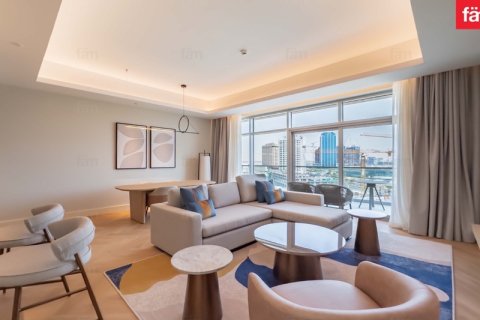 Apartment in Al Barsha, Dubai, UAE 2 bedrooms, 205.8 sq.m. № 695244 - photo 4