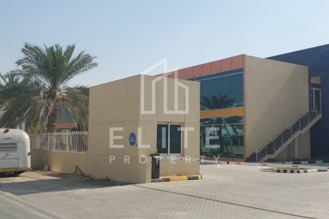 Warehouse in Dubai Investment Park, UAE 8262 sq.m. № 620256 - photo 1