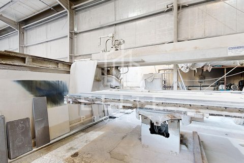 Factory in Al Quoz, Dubai, UAE 2323 sq.m. № 620257 - photo 7