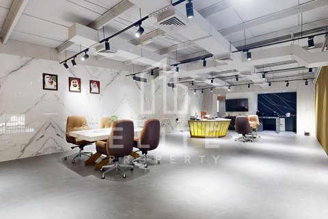 Factory in Al Quoz, Dubai, UAE 2323 sq.m. № 620257 - photo 10