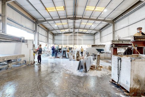 Factory in Al Quoz, Dubai, UAE 2323 sq.m. № 620257 - photo 27