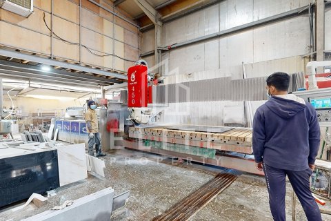Factory in Al Quoz, Dubai, UAE 2323 sq.m. № 620257 - photo 6