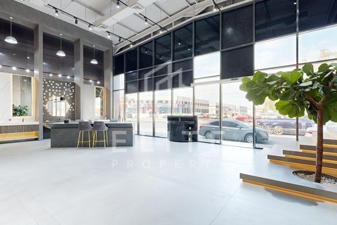 Factory in Al Quoz, Dubai, UAE 2323 sq.m. № 620257 - photo 1