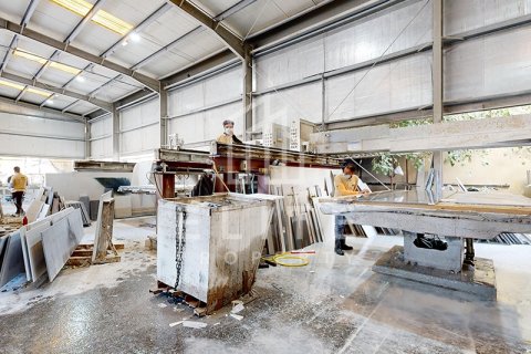 Factory in Al Quoz, Dubai, UAE 2323 sq.m. № 620257 - photo 5
