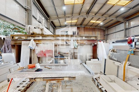 Factory in Al Quoz, Dubai, UAE 2323 sq.m. № 620257 - photo 26