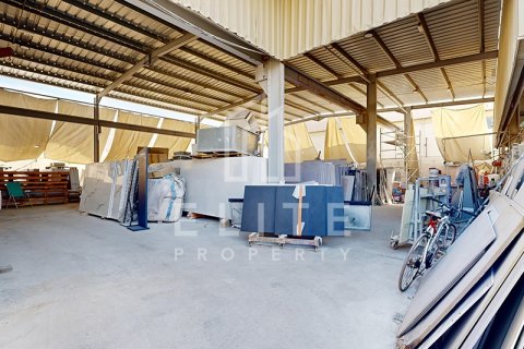 Factory in Al Quoz, Dubai, UAE 2323 sq.m. № 620257 - photo 4