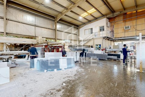 Factory in Al Quoz, Dubai, UAE 2323 sq.m. № 620257 - photo 28