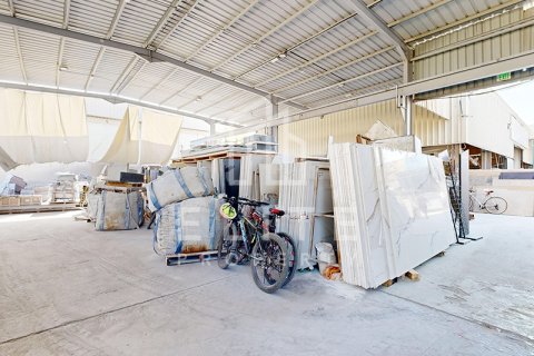 Factory in Al Quoz, Dubai, UAE 2323 sq.m. № 620257 - photo 30