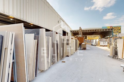 Factory in Al Quoz, Dubai, UAE 2323 sq.m. № 620257 - photo 2