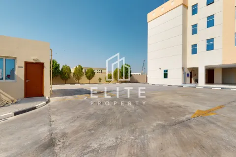 Campo de trabajo en venta en Dubai, EAU 9944 m2 № 620251 - foto 9
