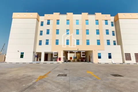 Campo de trabajo en venta en Dubai, EAU 9944 m2 № 620251 - foto 2