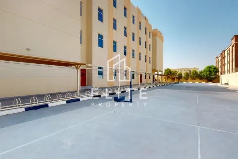 Campo de trabajo en venta en Dubai, EAU 9944 m2 № 620251 - foto 3