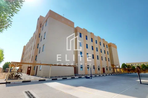 Campo de trabajo en venta en Dubai, EAU 9944 m2 № 620251 - foto 1